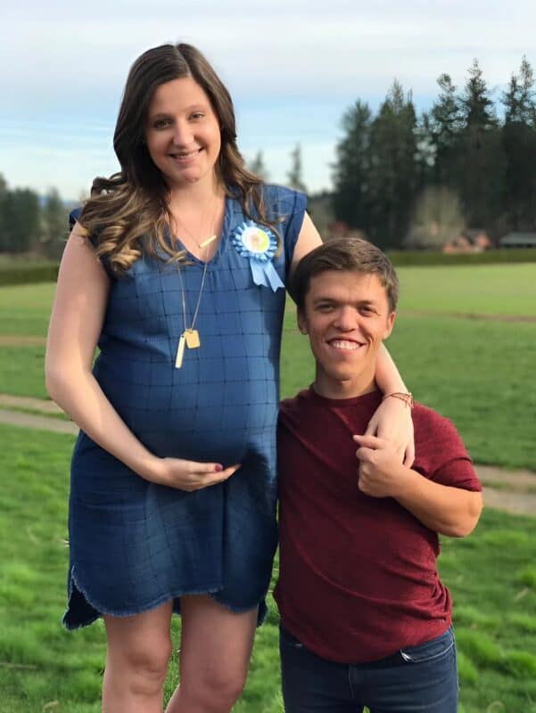 Мужчина ростом 132 см женился на женщине с обычным ростом: сегодня их 3 детей удивляют всех своей внешностью