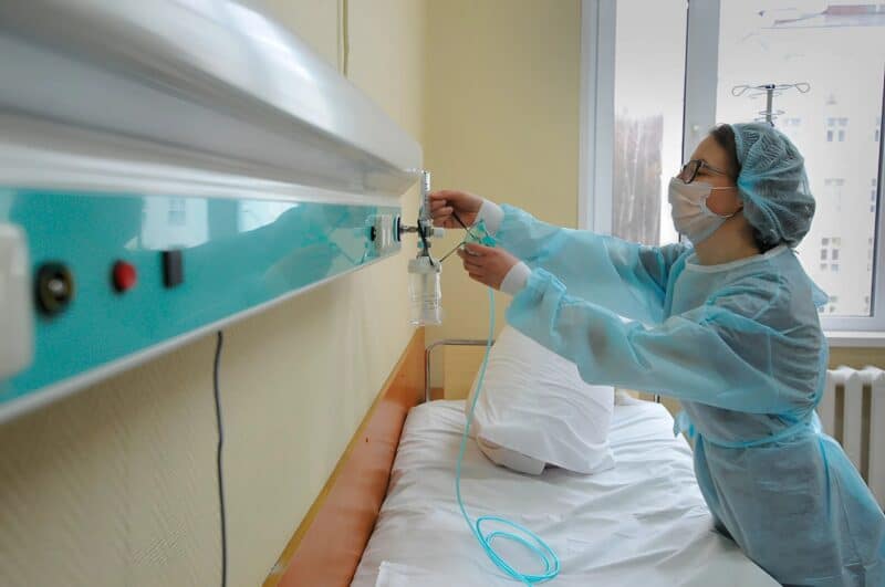 Муж заставил меня отдать свою почку свекрови, говоря: «Докажи, что любишь меня, всё это ради семьи»; Я согласилась, но сразу после операции он подал на развод и ушёл к другой женщине